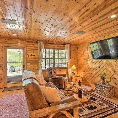 Cozy Hiawassee Cabin With Fire Pit And Mtn Views! Exterior photo